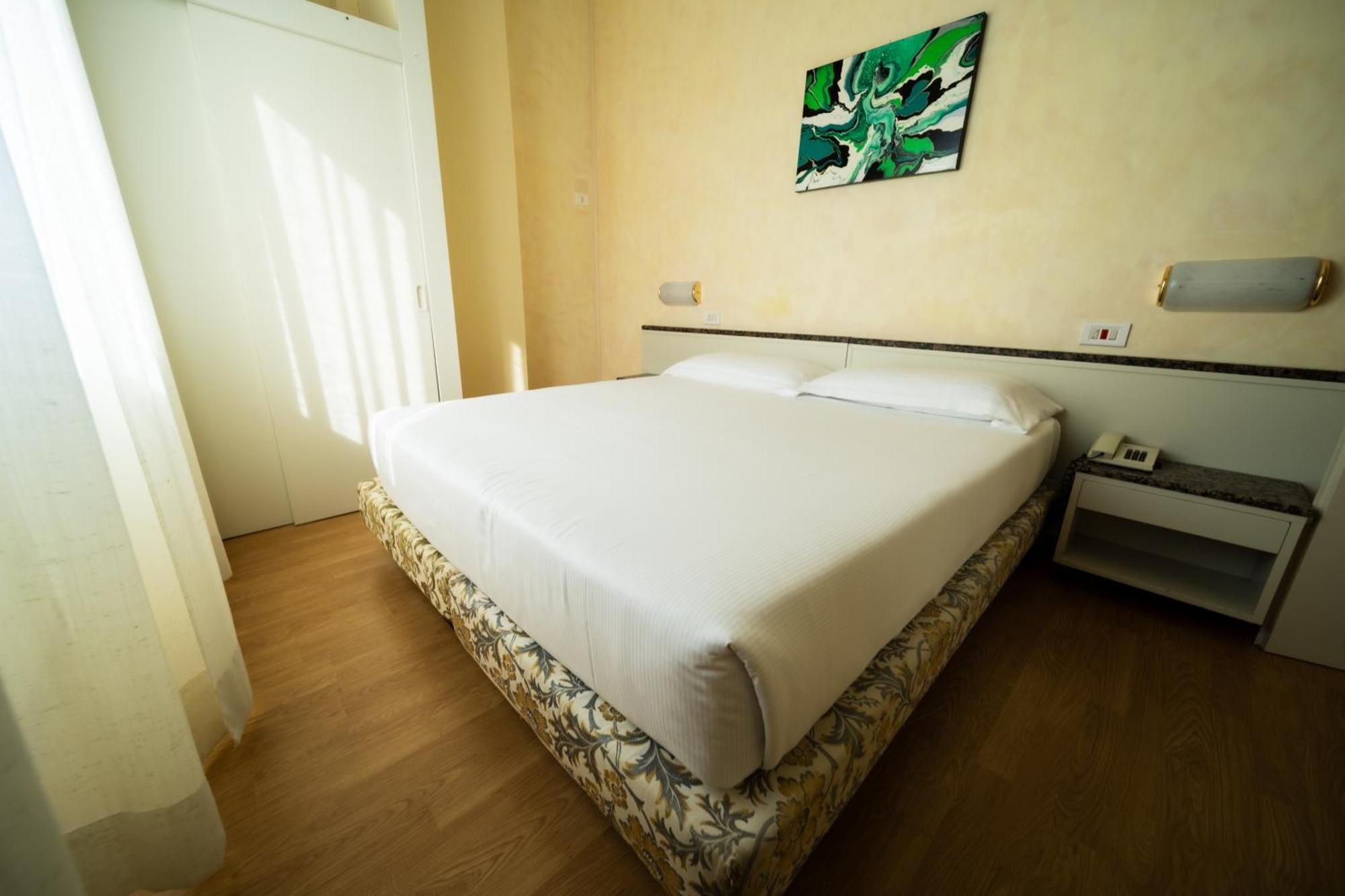 Hotel Rosabianca Rimini Exteriör bild