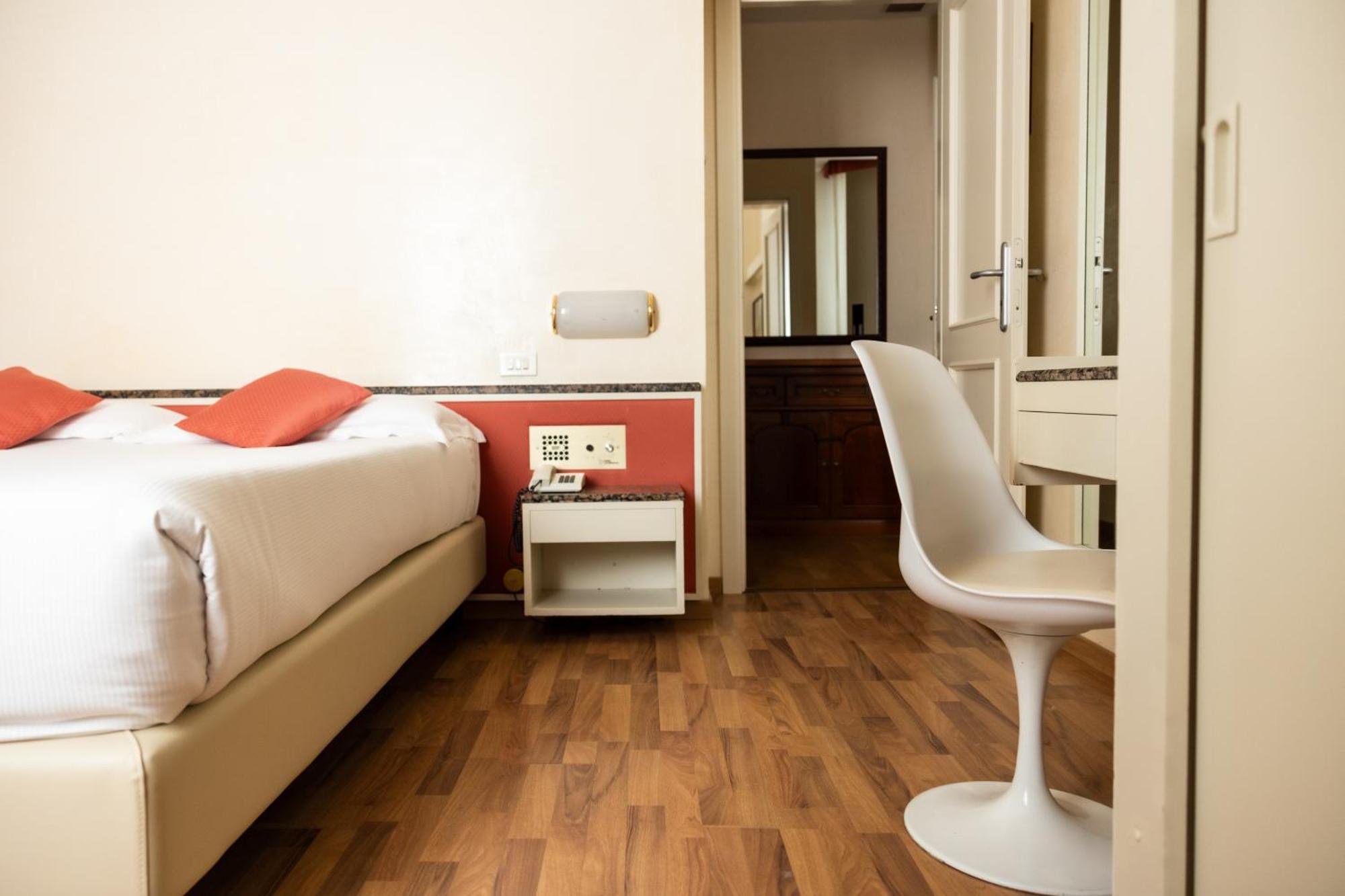 Hotel Rosabianca Rimini Exteriör bild