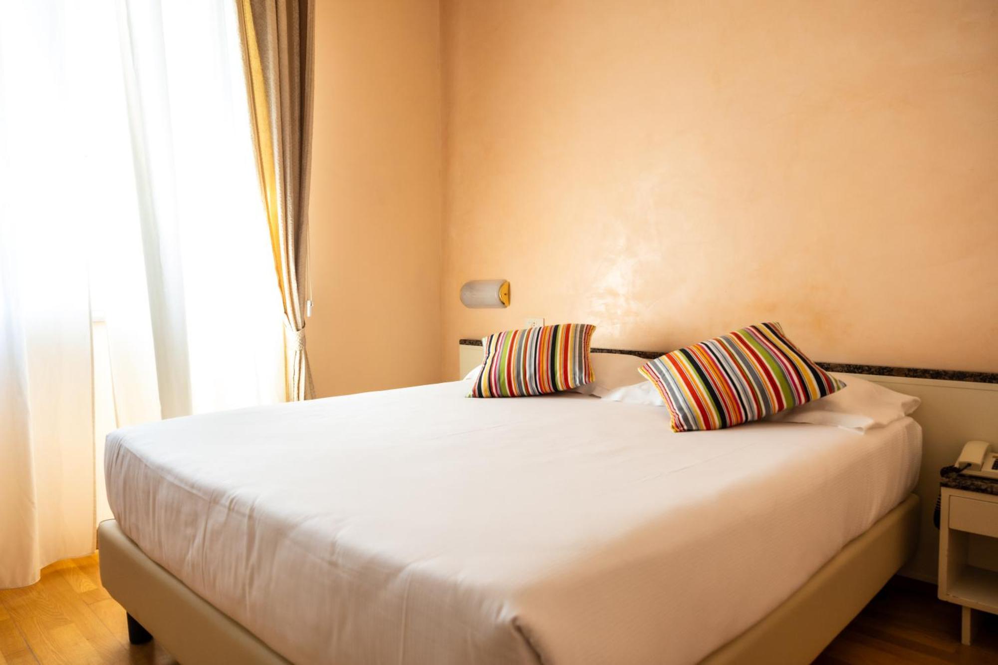 Hotel Rosabianca Rimini Exteriör bild