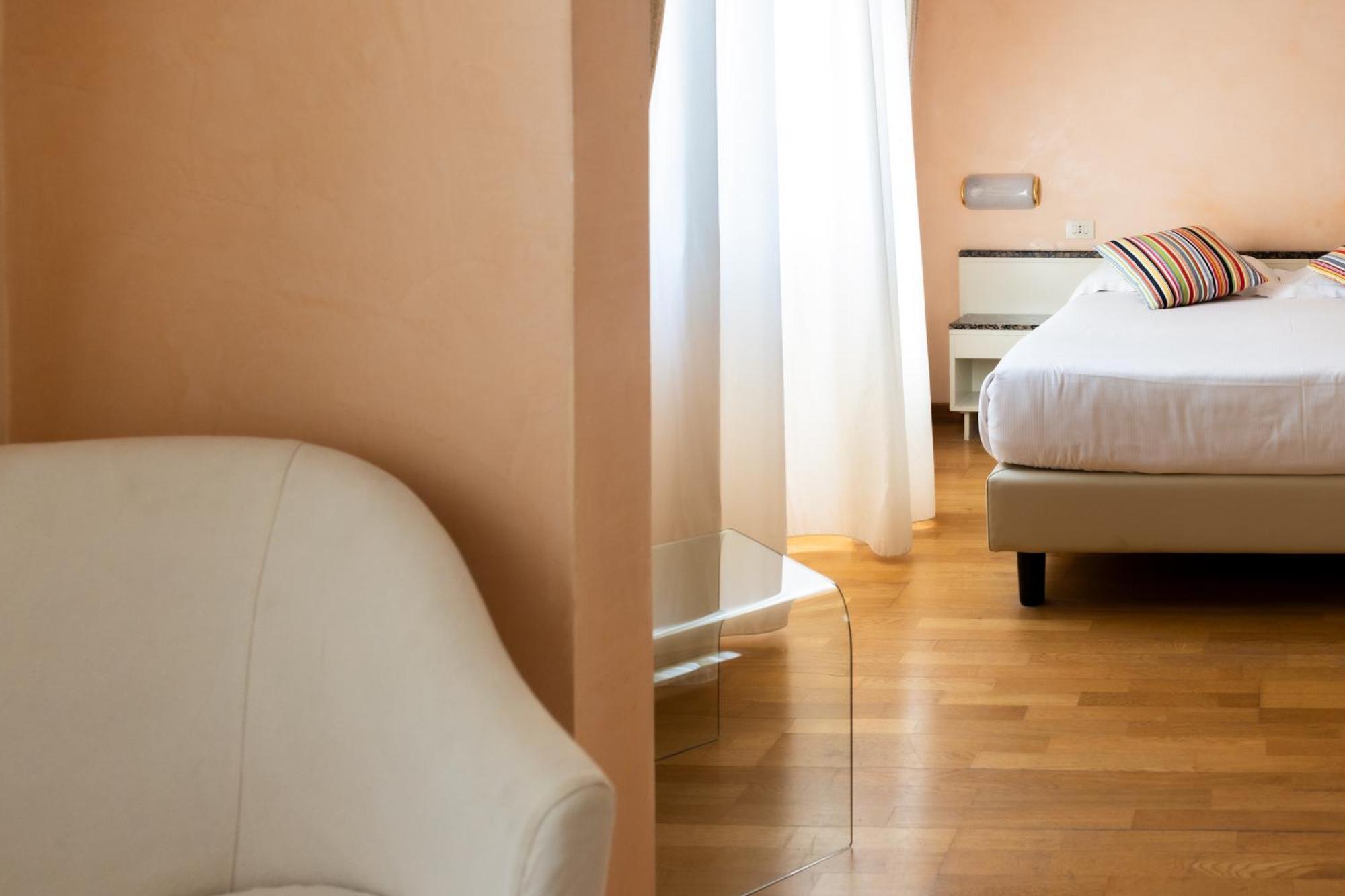 Hotel Rosabianca Rimini Exteriör bild