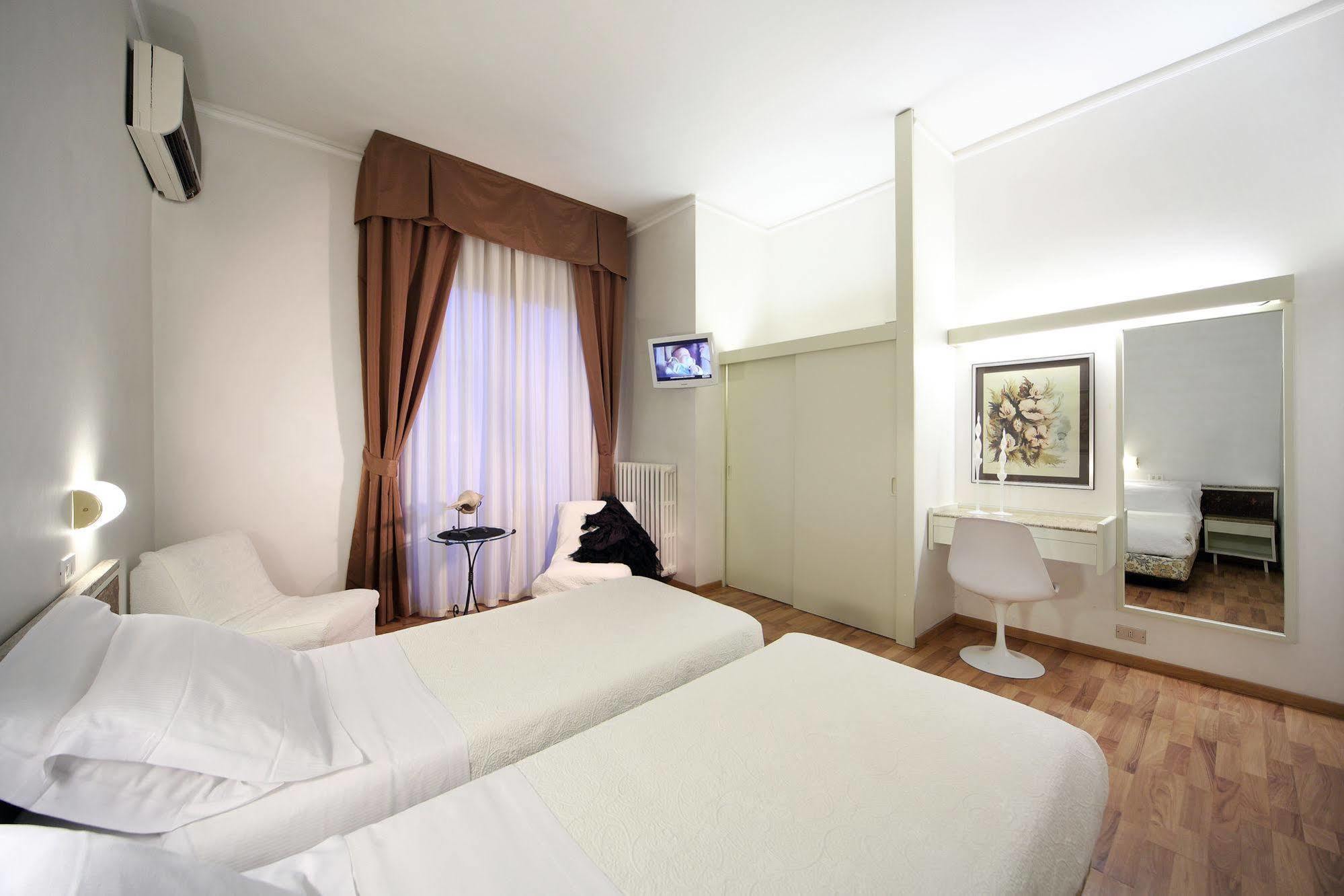Hotel Rosabianca Rimini Exteriör bild